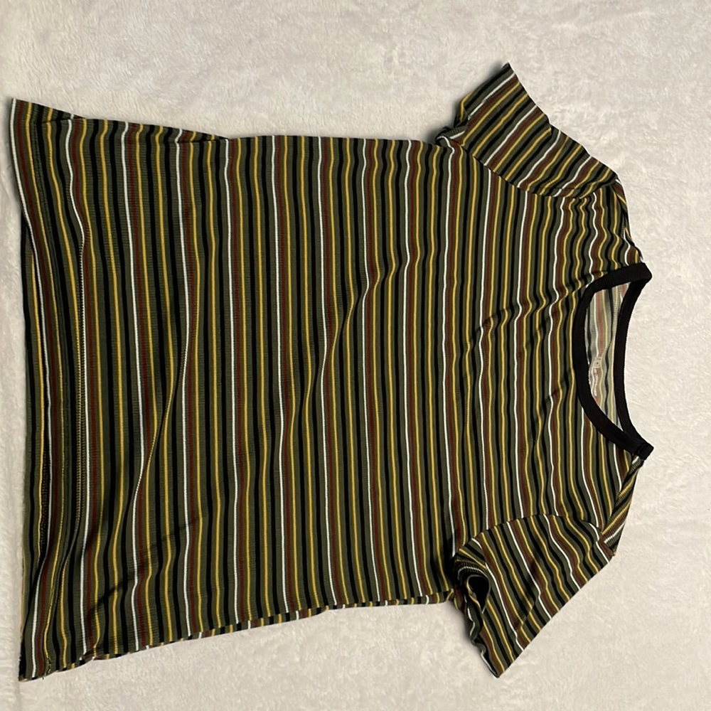 No boundaries stripped shirt size m (7-9)